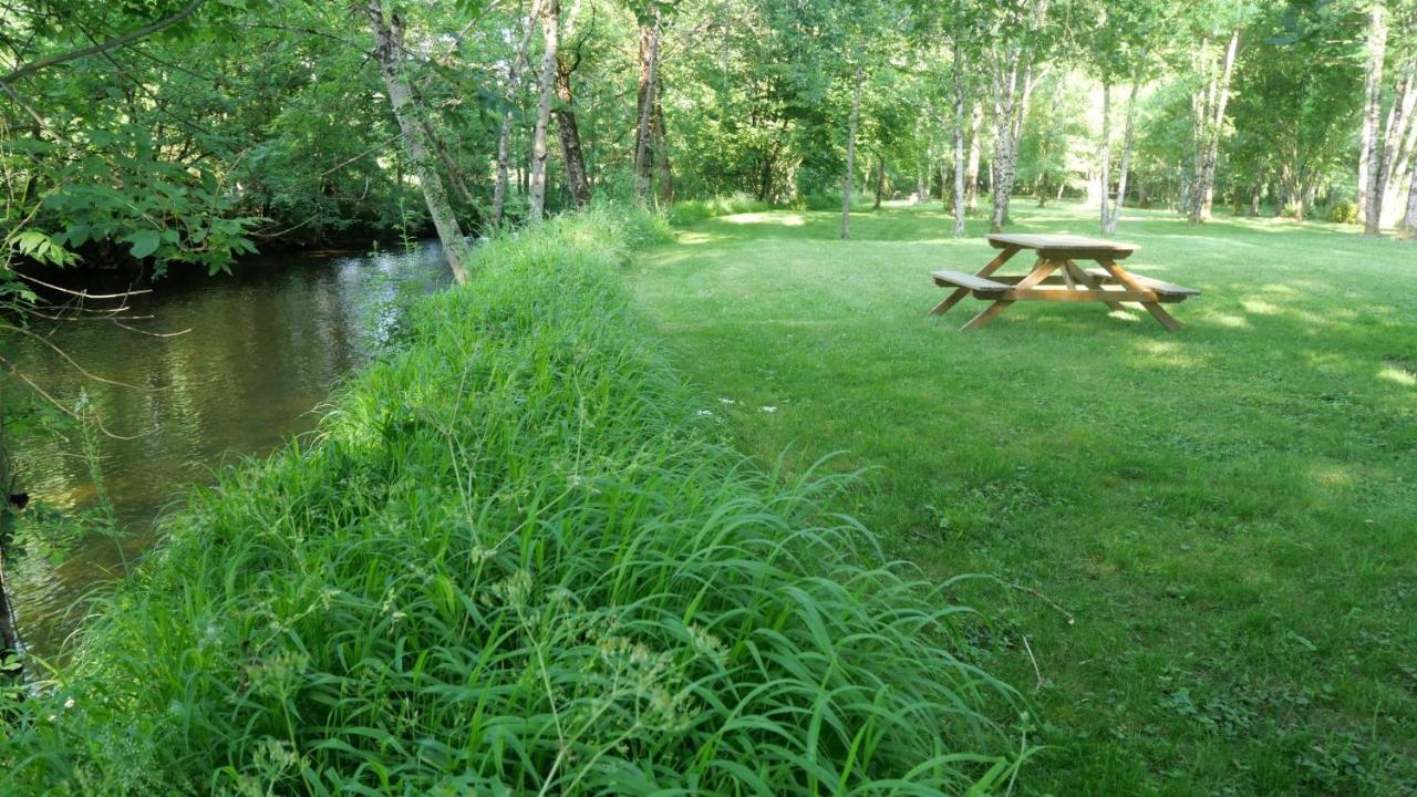 Les Chalets Du Moulin De Valade Condat-sur-Trincou ภายนอก รูปภาพ