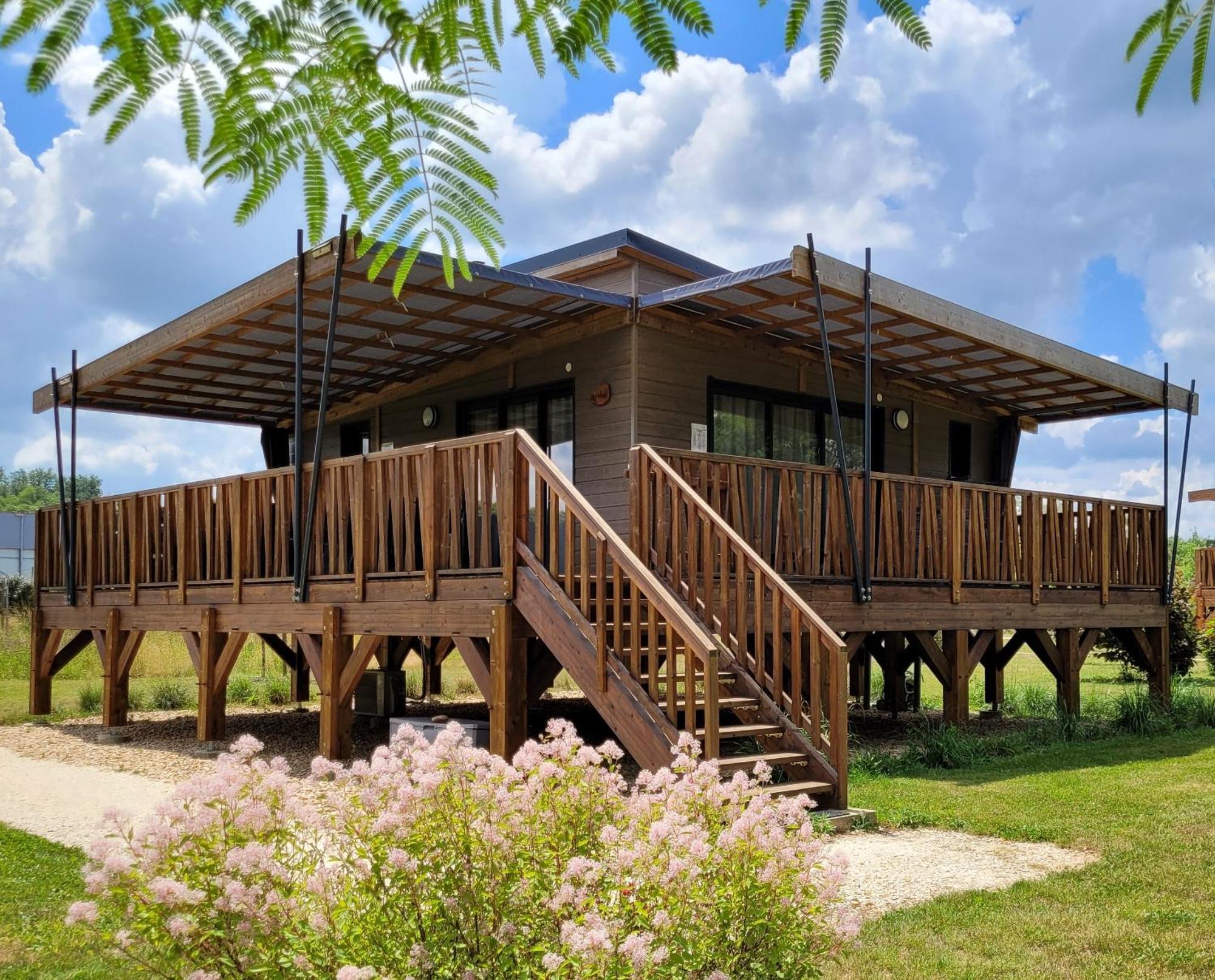 Les Chalets Du Moulin De Valade Condat-sur-Trincou ภายนอก รูปภาพ